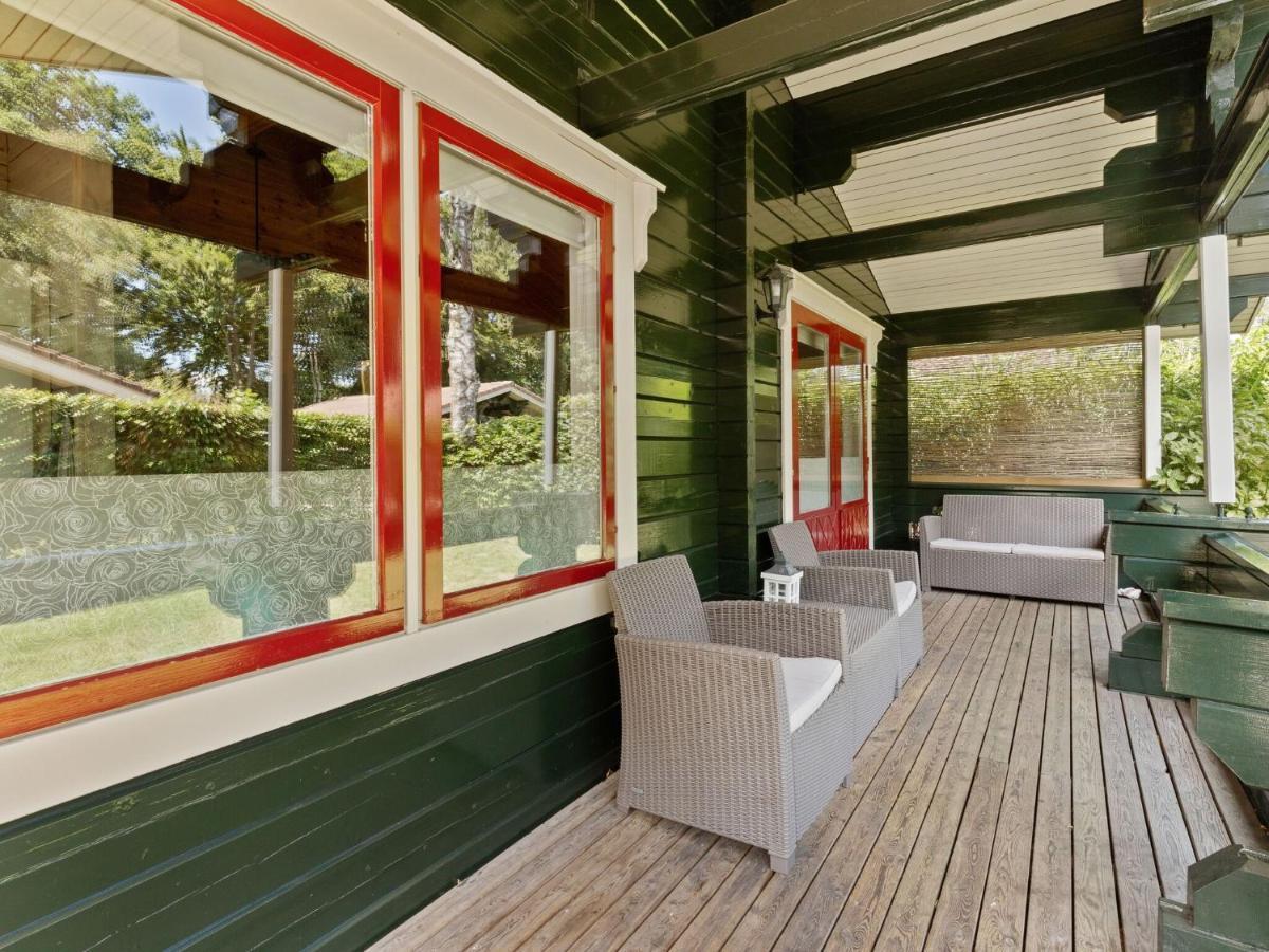 Luxurious Chalet In Guelders By The Forest Hulshorst Exterior foto